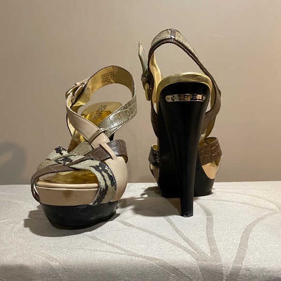 Sandals - Picture 4 of 6